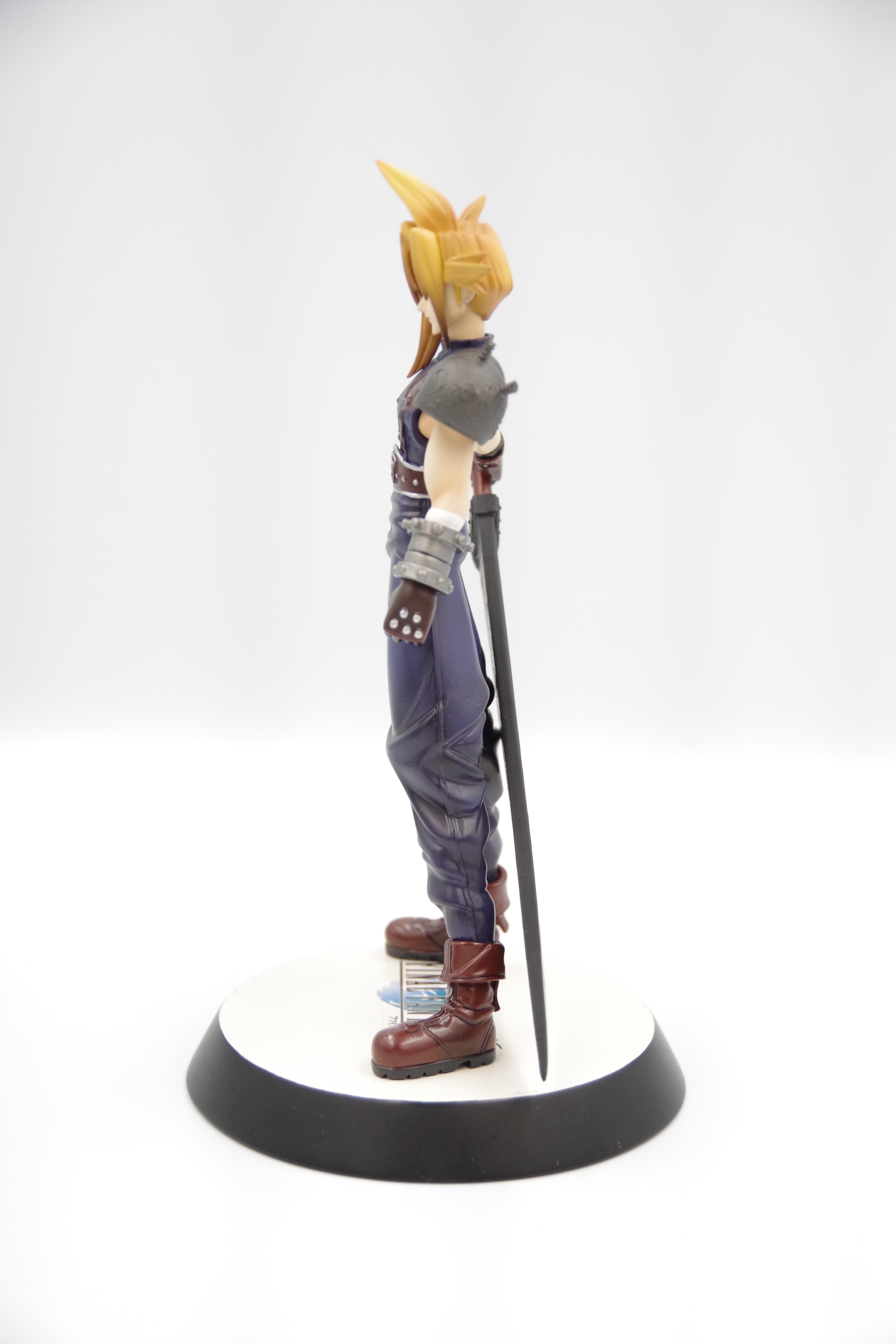 FINAL FANTASY Ⅶ クラウドVer.2 コールドキャスト完成品 | フィギュアレン