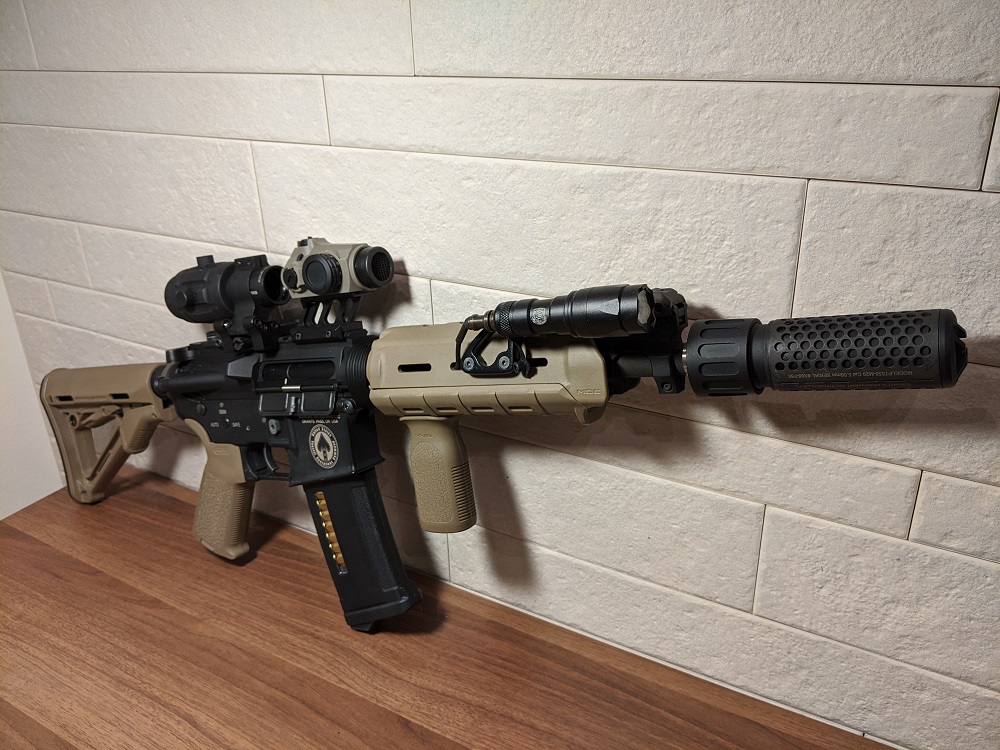 マグプルM4のチャージングハンドルをガイズリータイプに交換！！ | お