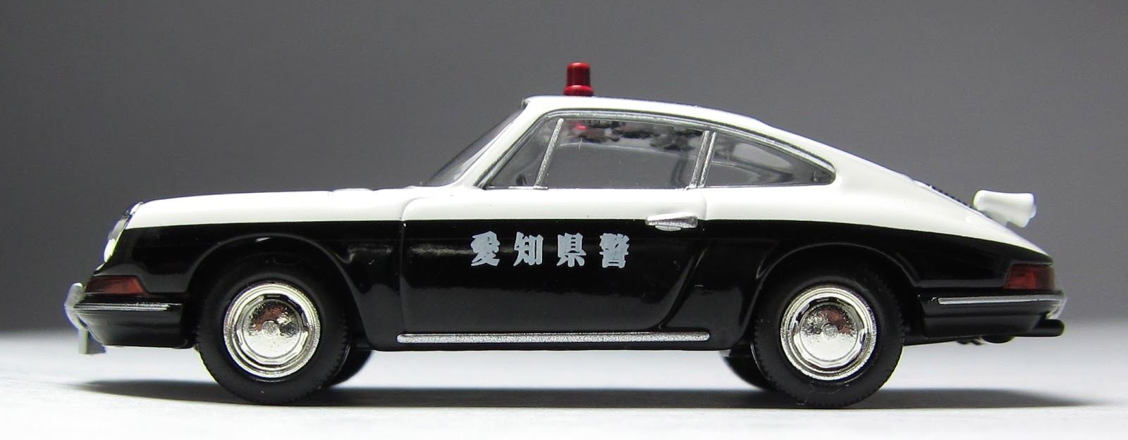 Model of the Day: Tomica Limited Vintage Porsche 911/912