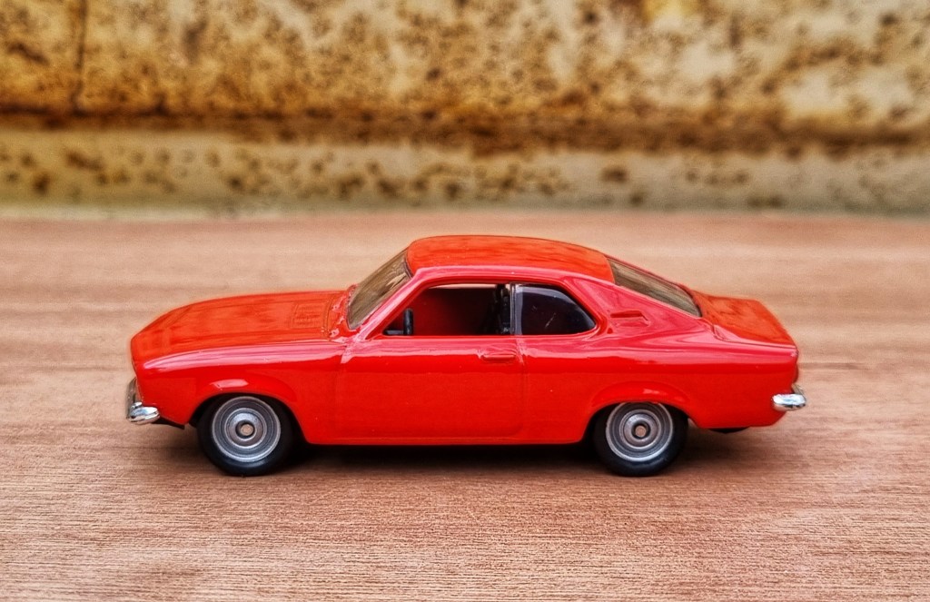 Lamley Daily: Welly Super9 1970 Opel Manta A (and a Matchbox guest