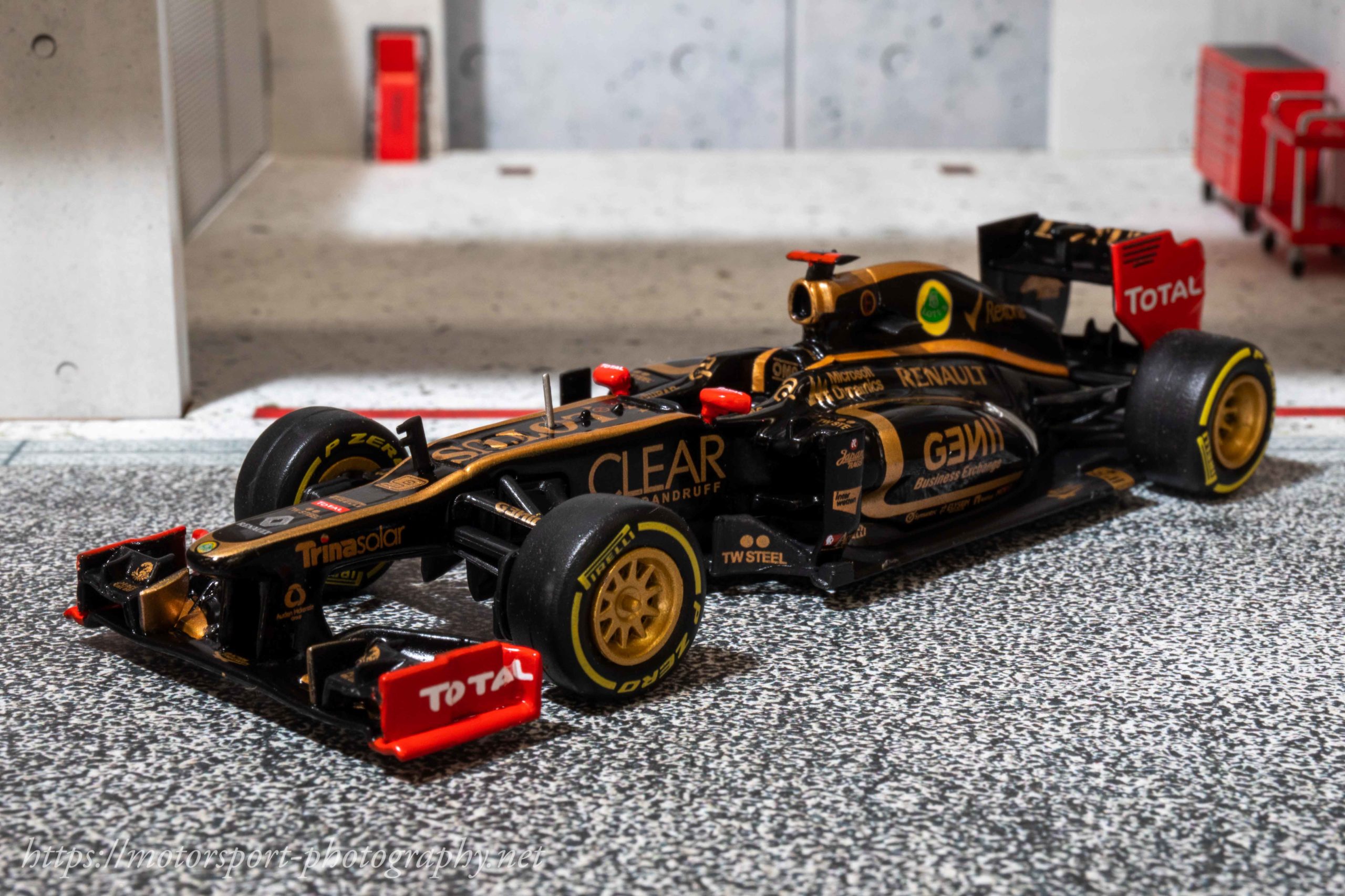 ロータスE20 伝統のJPSカラーをオマージュしたライコネンF1復帰マシン