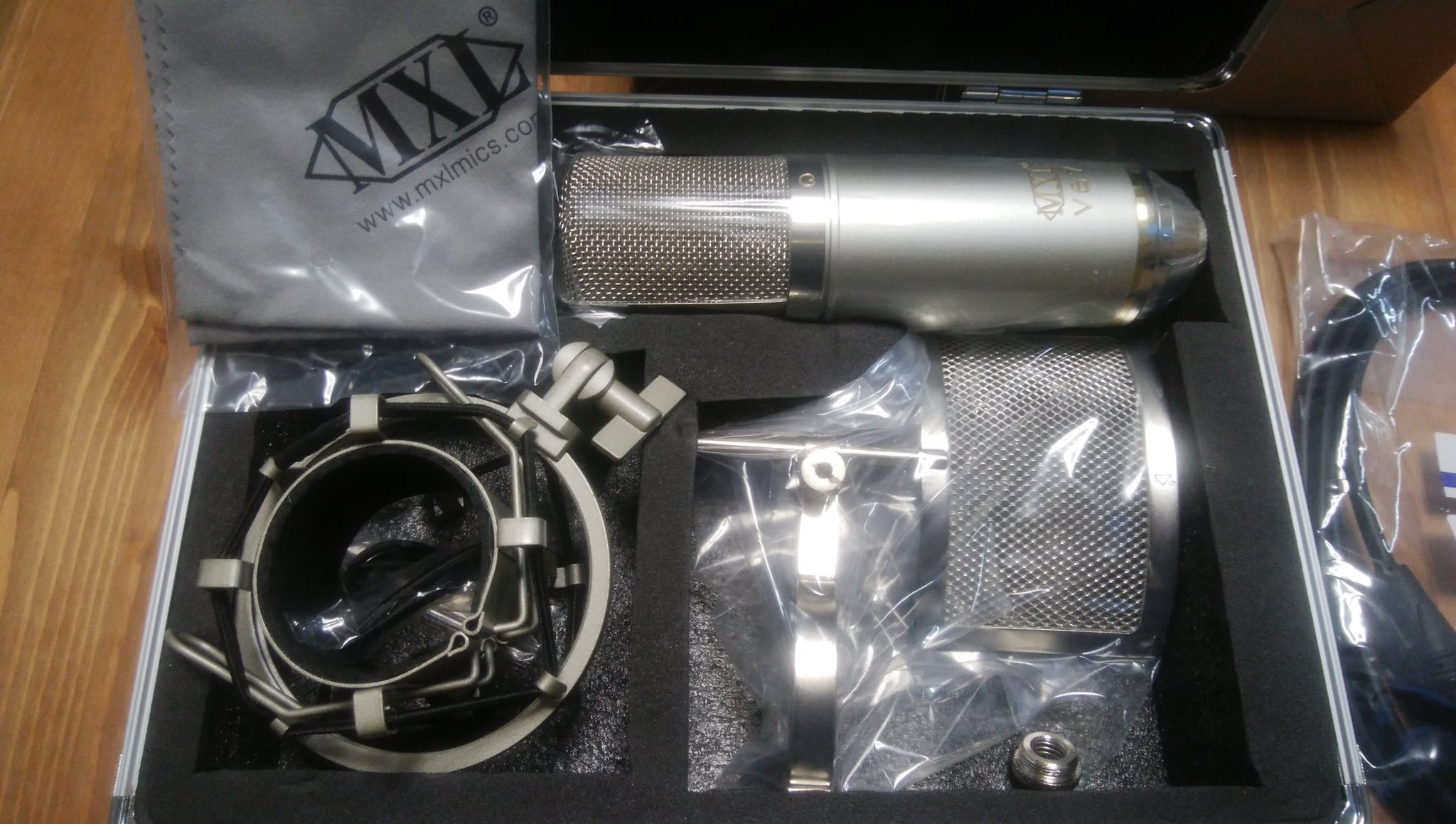 コンデンサーマイク】MXL/ V67G-HE レビューしたかった | MODEEISENNUI