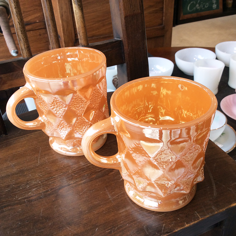 Fire-king キラキラ輝くピーチラスターのキンバリーマグ。 | マメチコ