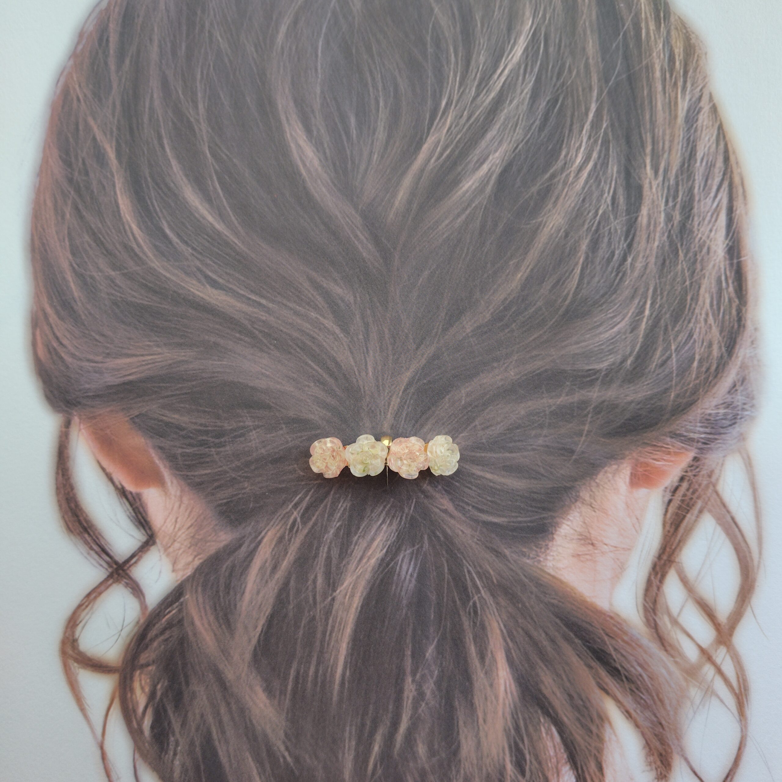 お花の花びらポニーフック かすみ草 花びら ピンク ホワイト 白