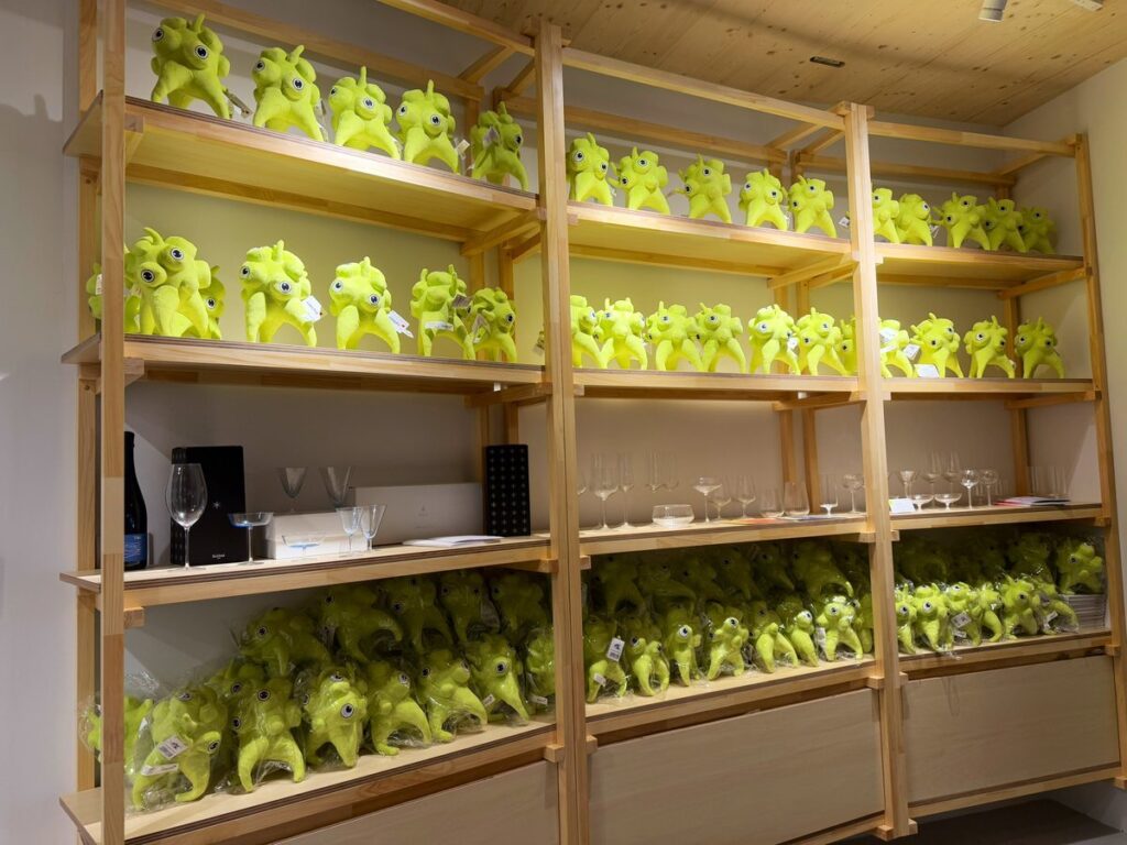 大阪・関西万博】チェコ館完全ガイド！螺旋建築が美しい！混雑状況や