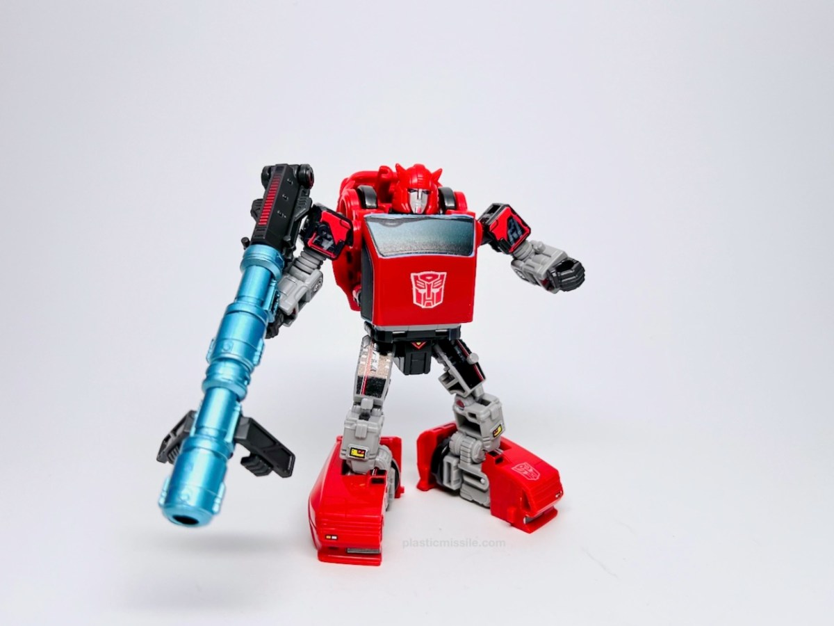 Studio Series 86 Cliffjumper w Toyhax (2021) – plastic missile