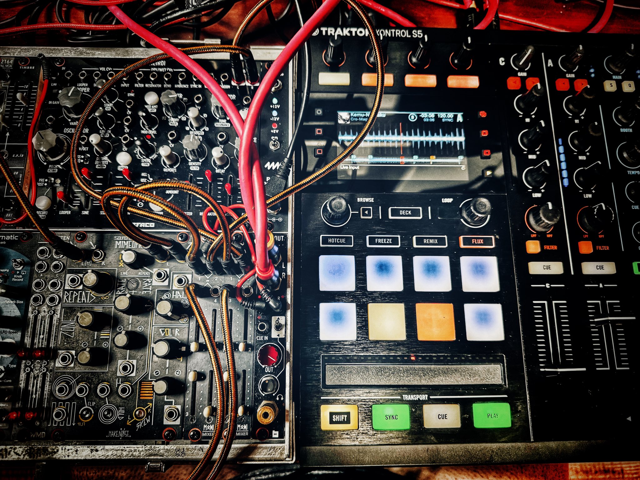 モジュラーシンセ x PCDJ – JunkYardMachineMusic