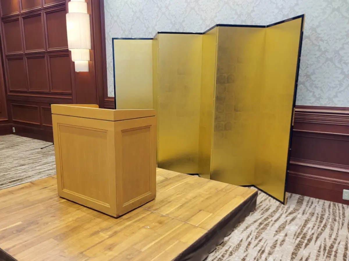 商品紹介:金屏風 - 株式会社共栄美装