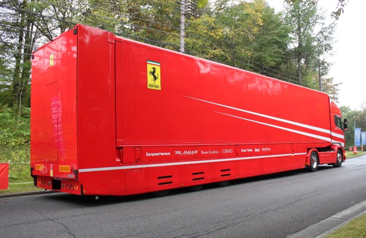 フェラーリのトランスポーターTransporter f/ Ferrari – Towing