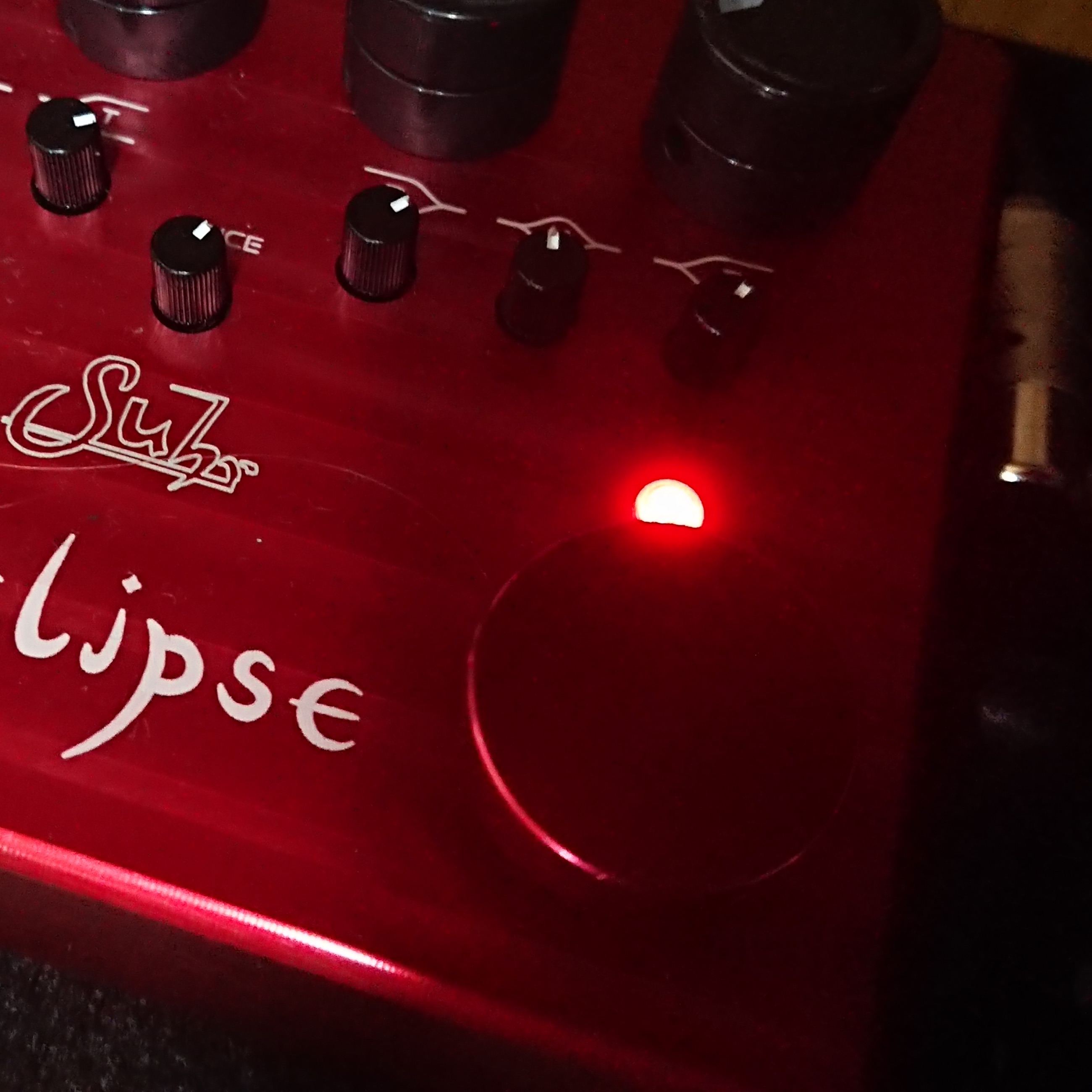 Suhr Eclipseレビュー、2ch歪みペダルの新しいカタチ！｜ZZ STYLE