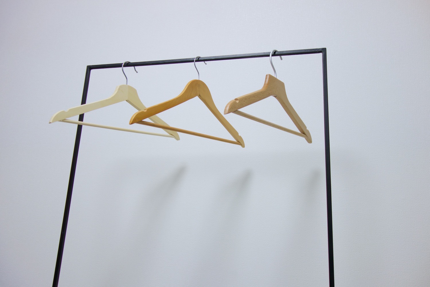 IKEA・ニトリ・無印良品の木製ハンガーを比較しました。 – Coarse Paper