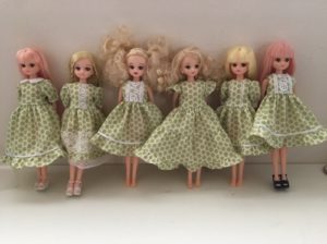 リカちゃんの手作りワンピース服の生地を変えて作ってみました。お子様