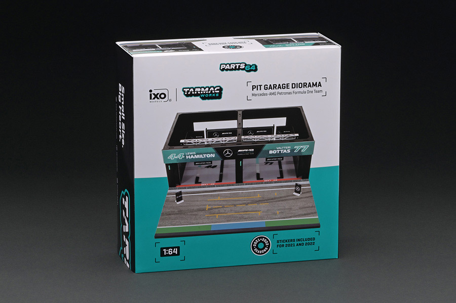 T64D-001-AMG 1/64 Pit Garage Diorama Mercedes-AMG Petronas Formula