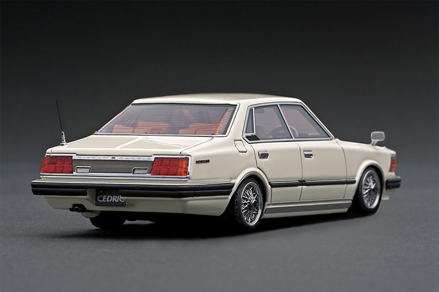IG1452 1/43 Nissan Cedric (P430) 4Door Hardtop 280E Brougham White