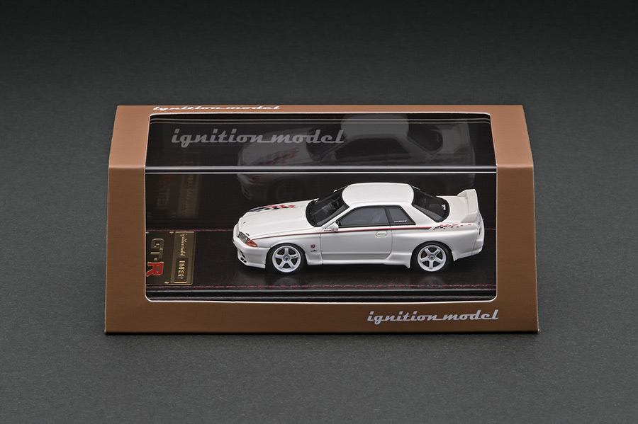 IG2688 1/64 Nissan Skyline GT-R Nismo (R32) Silver | LINE UP
