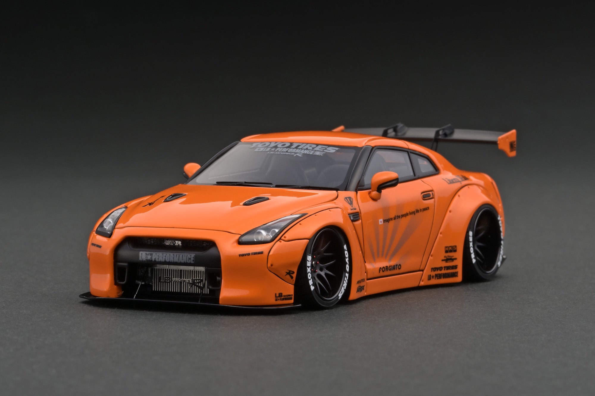 HEM Model リバティーウォーク R35 LBWK イエロー Nissan GTR R-35