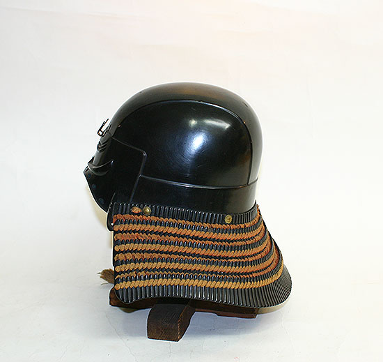 D099 黒漆塗頭形兜Kokusitsu nuri Zunari Kabuto | 日本刀買取 販売