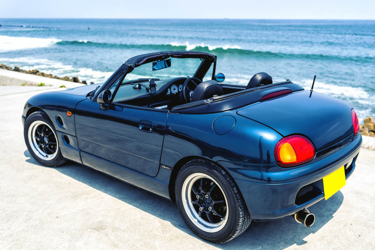 格安スズキ「カプチーノ」を全塗装！ 新車以上の輝きになってガラス