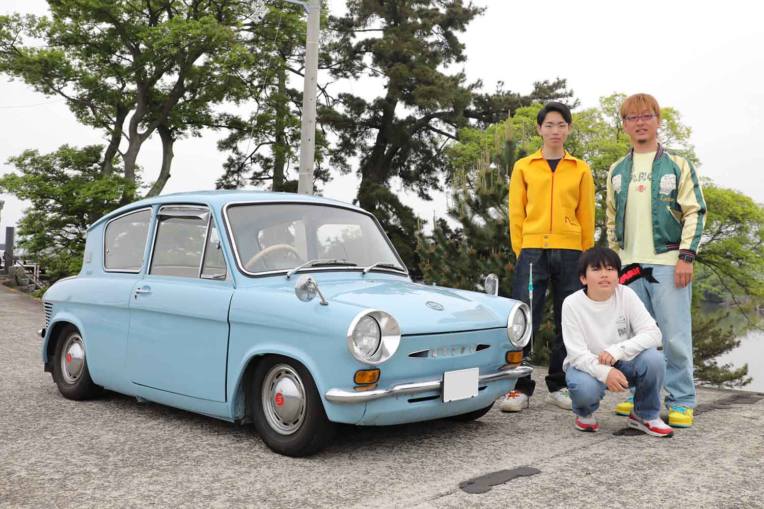 懐かしいマツダ「キャロル360」の2ドアを動態保存！ 動くクルマは日本