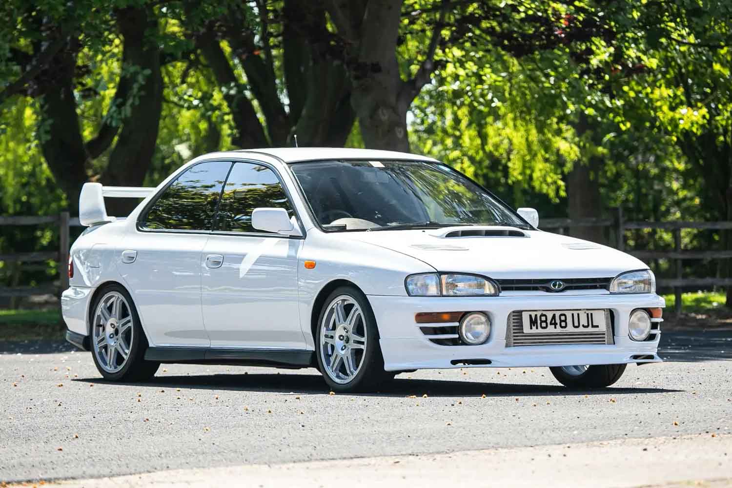 ヨーロッパでの認知度抜群のスバル「インプレッサWRX STI」が出品され