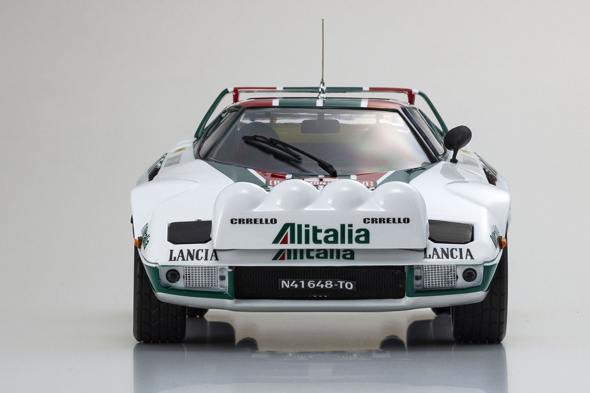 画像ギャラリー】14年ぶりに改良！ 京商から1/18スケール「ランチア