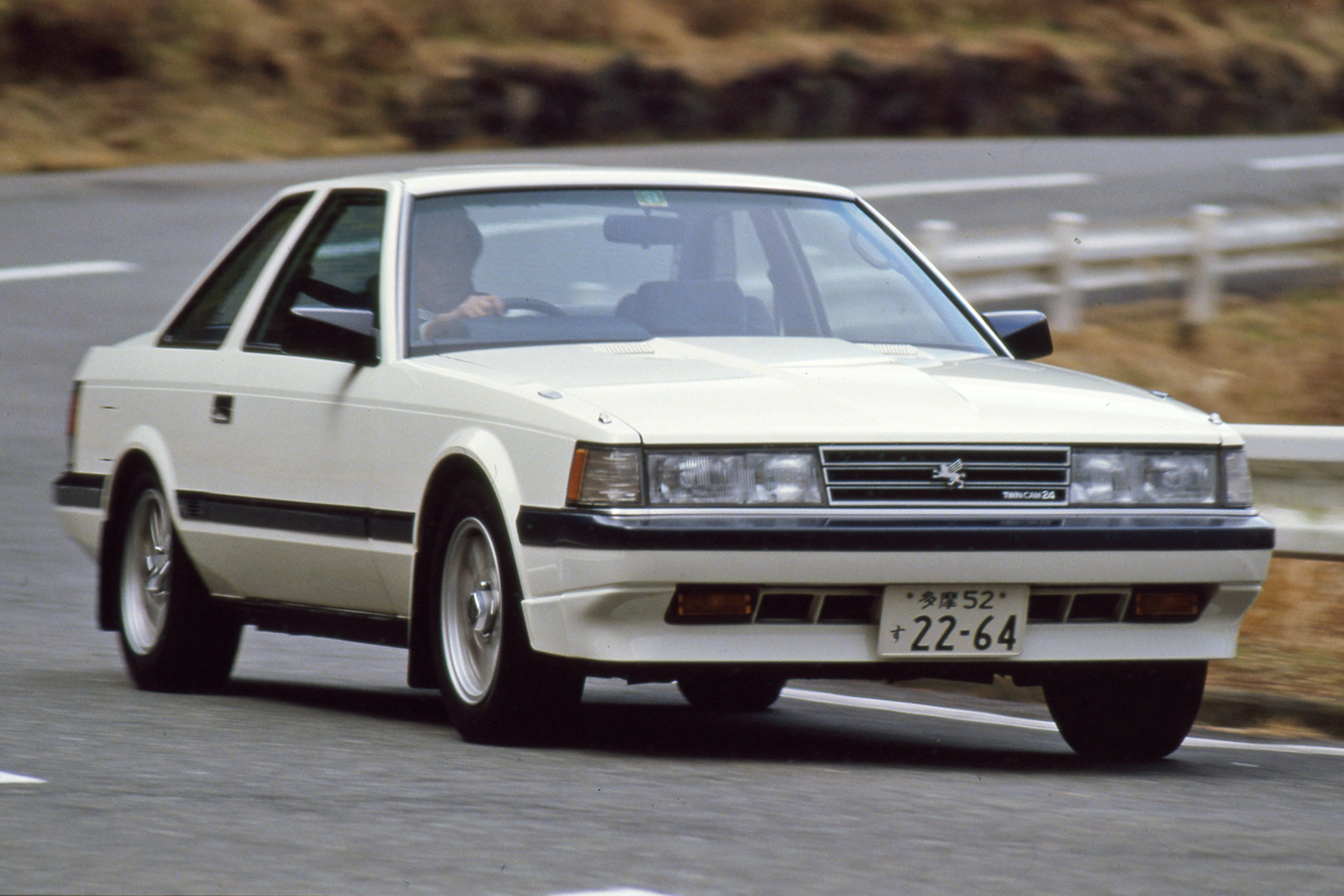 昭和の若者を熱狂させた「街道レーサー」の人気ベース車とは