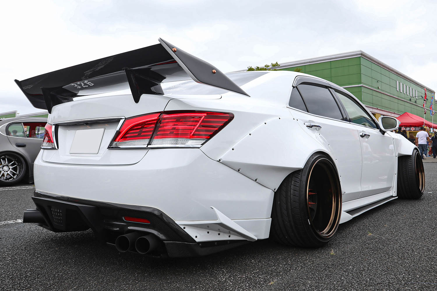 違法改造？ いいえフル公認取得の「スポーツVIP」トヨタ「クラウン」が