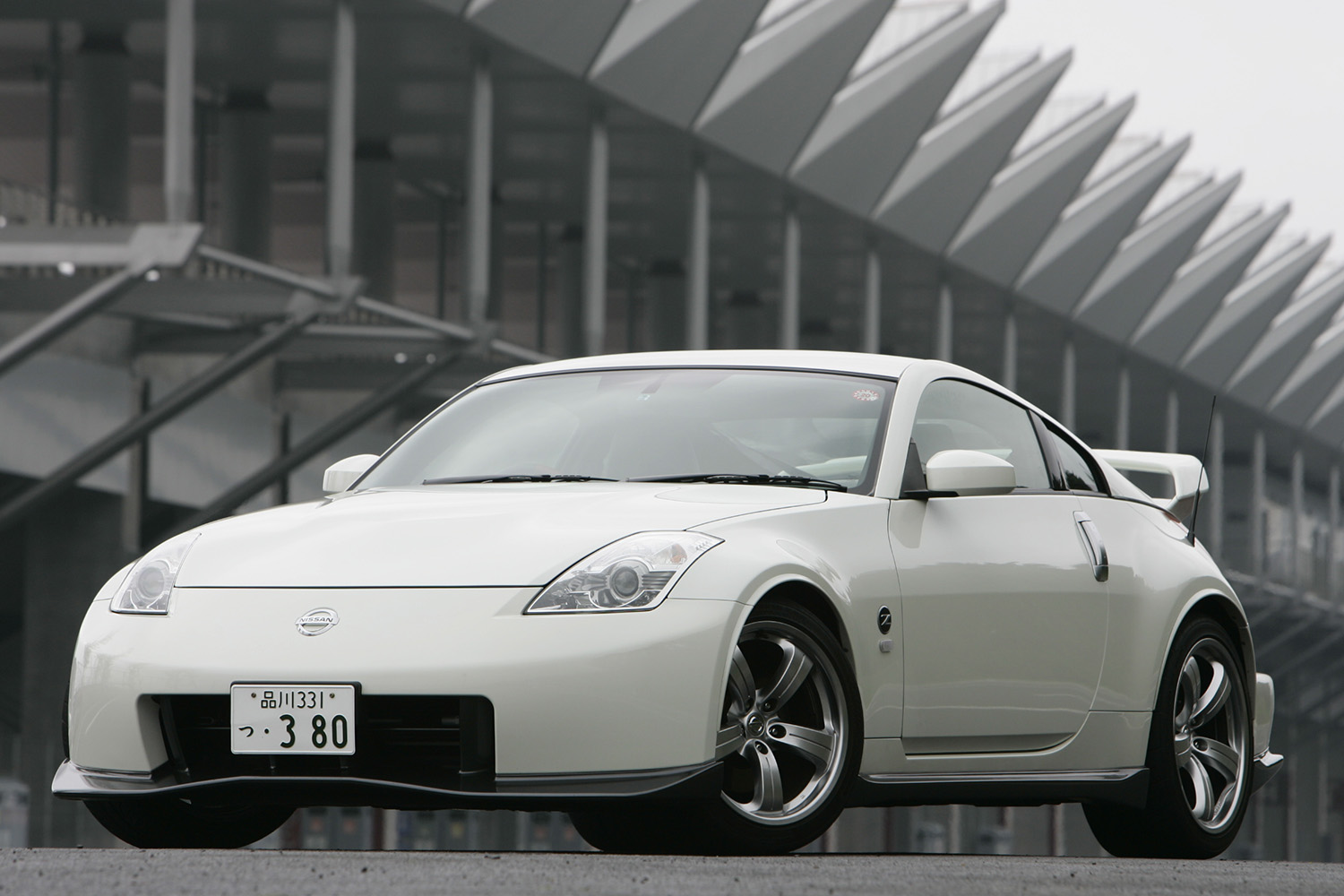 同じ「NISMO」仕様でも200万円以上違うのはなぜ？ 日産「Z33