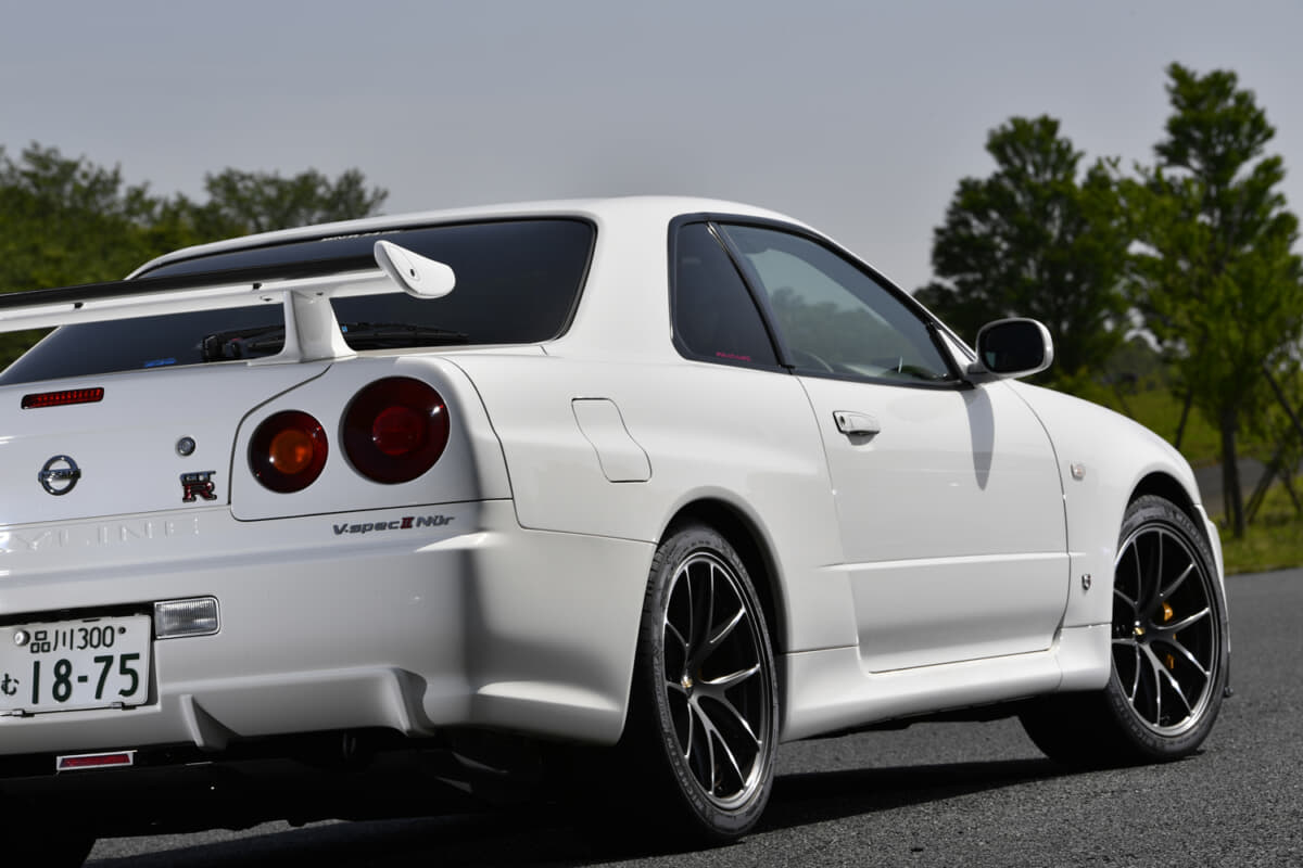 走行32万キロ超！ 第2世代「スカイラインGT-R」最後の限定車「R34Nur
