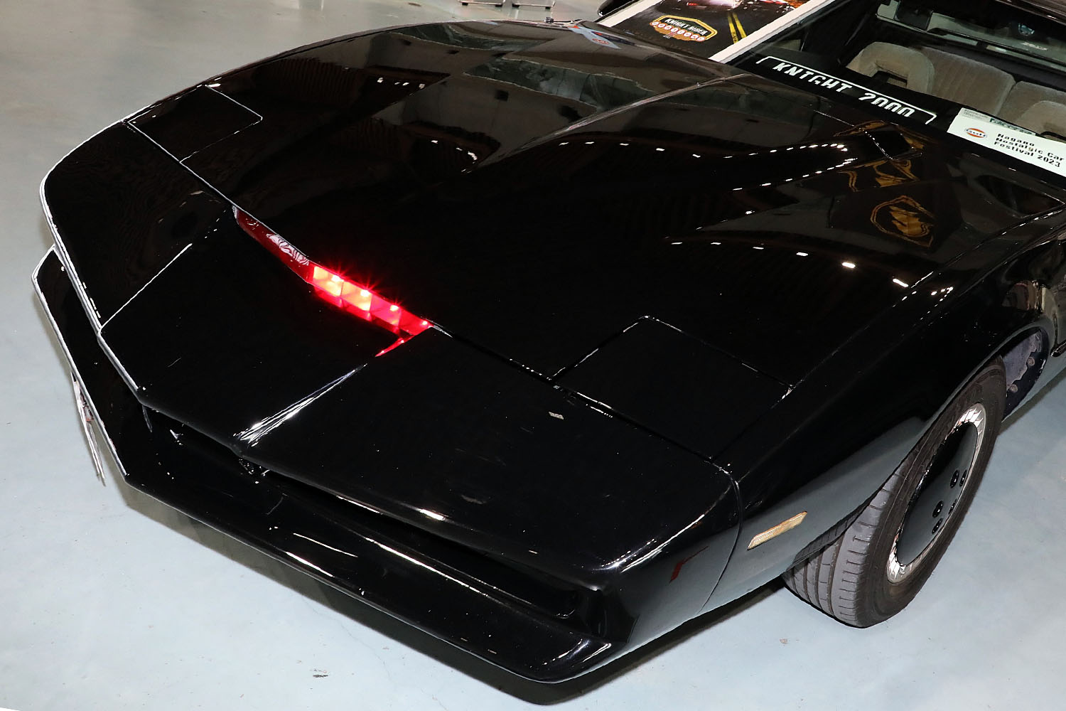 ナイトライダー「ナイト2000」の「キット」の喋りまで完璧再現！ R32