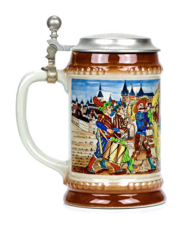 かつてビールは蓋つきのビアマグで飲まれていた!? クラシカルな