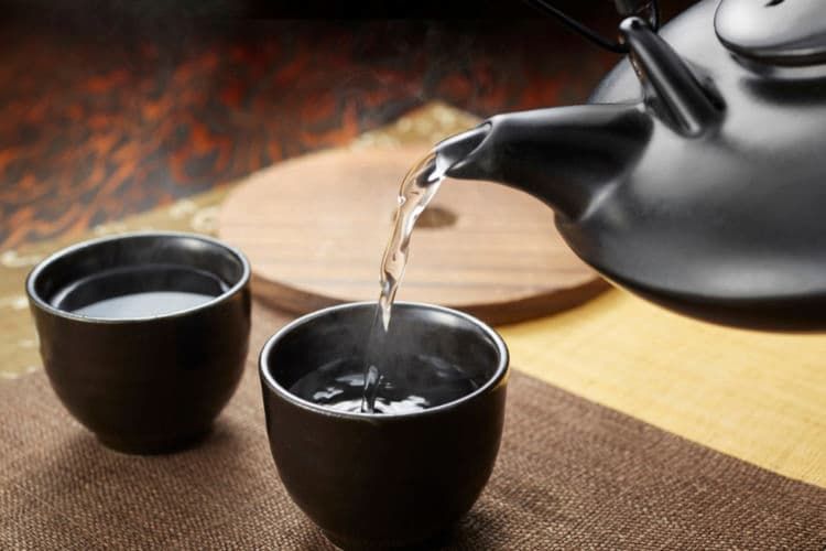 黒千代香（黒ぢょか）」とは？鹿児島生まれの酒器を使って焼酎をもっと