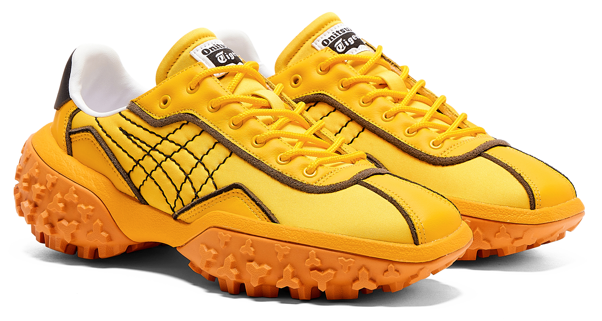 オニツカタイガー」が「ストリートファイター6」とのコラボスニーカー