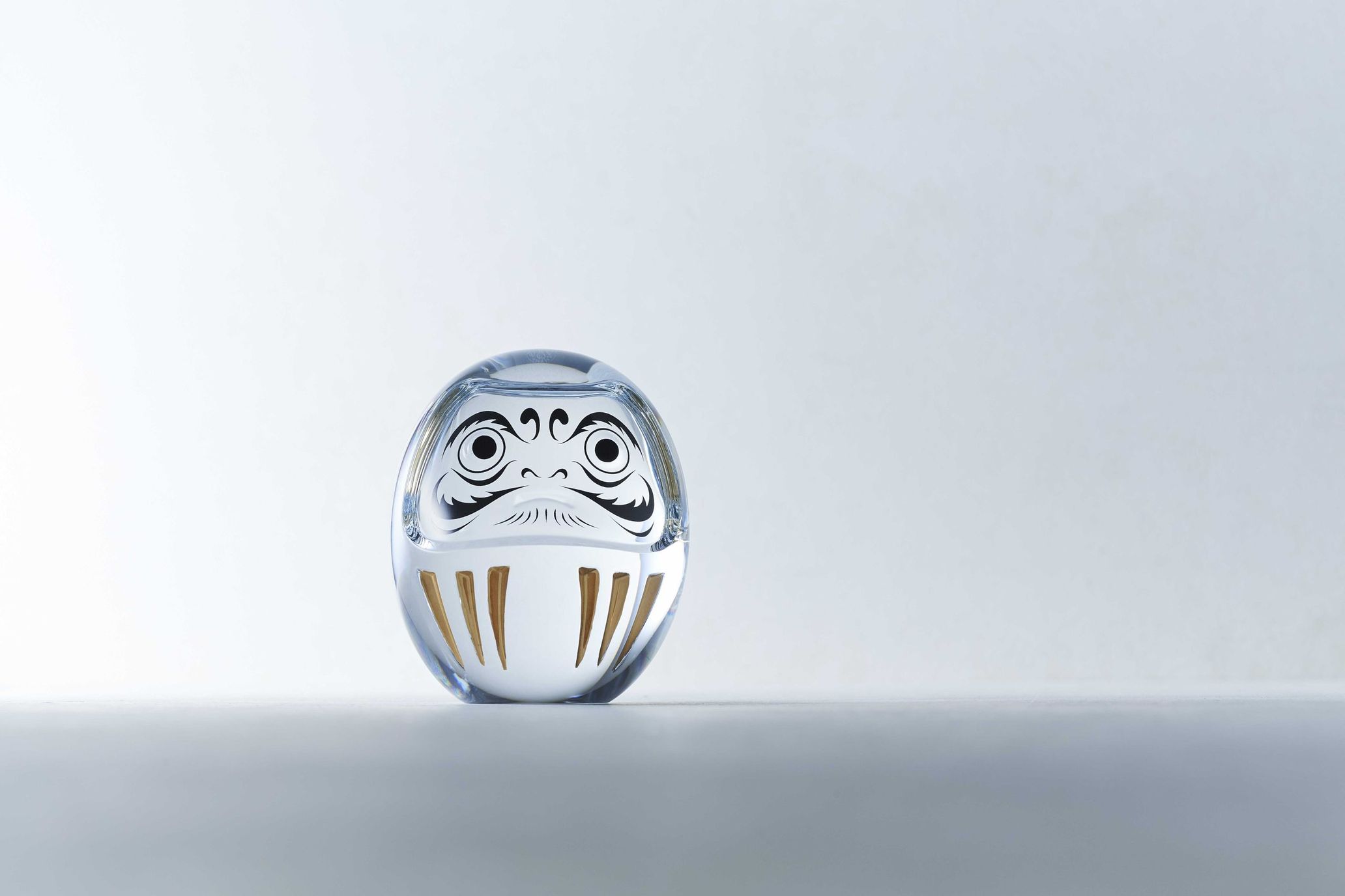 バカラ」からスタリッシュなクリスタルの“ダルマ”が登場 - TOKION