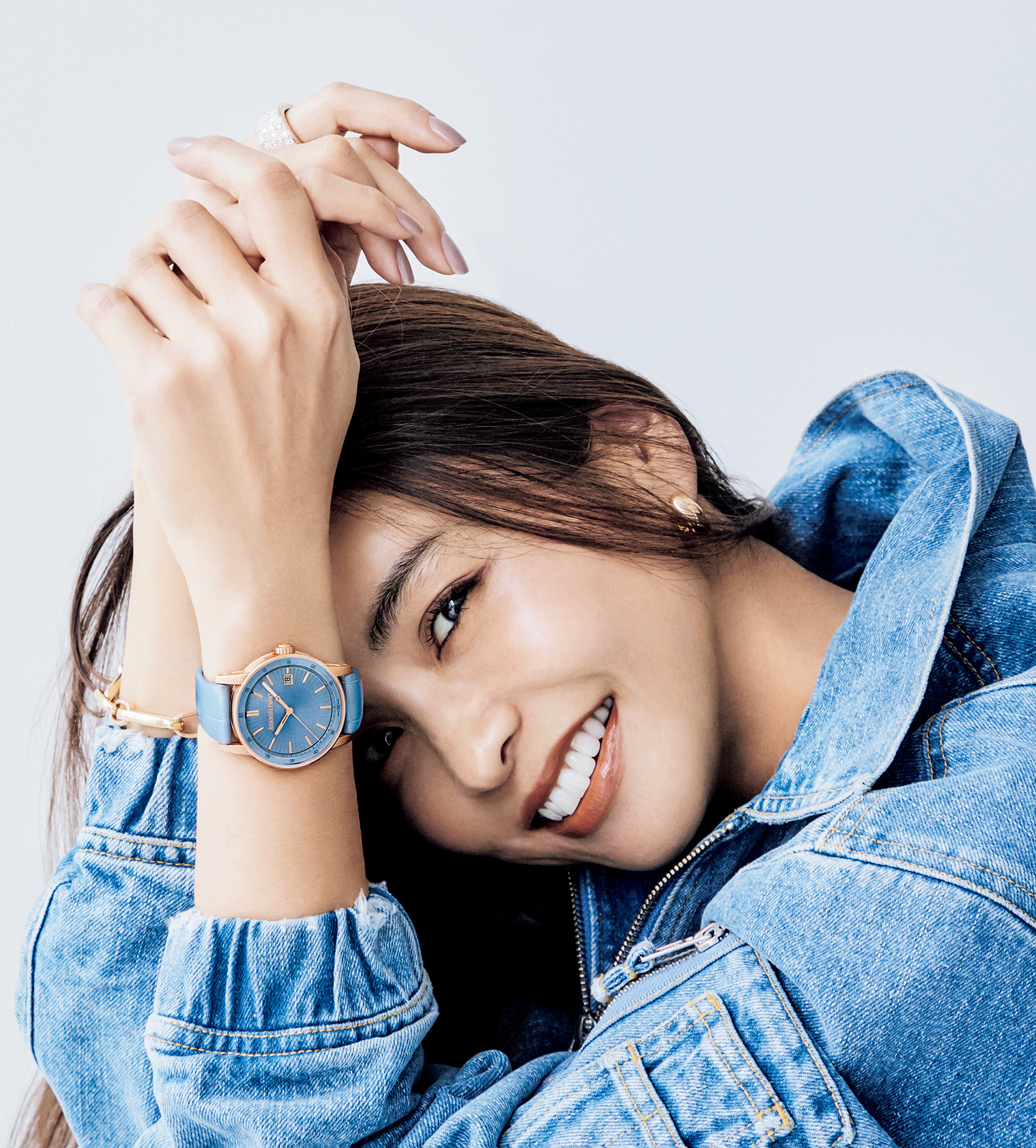 My COLORという選択。滝沢眞規子さんが纏う【ネクスト時計4選】 | VERY