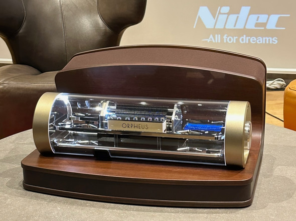 目でも楽しめる奥山清行デザインの次世代オルゴール、日本電産