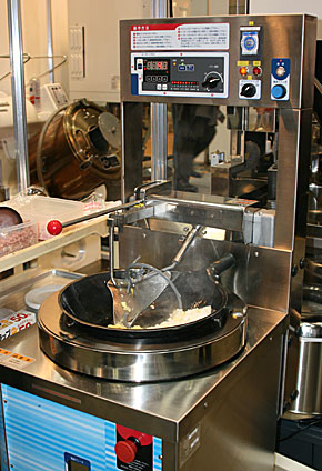 チャーハン炒める「ロボシェフ」、粉と水で作る大根おろし――シーフード