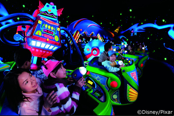 東京ディズニーランドの「バズ・ライトイヤーのアストロブラスター