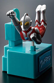 懐かしのコイン遊具が貯金箱に！ 「ヒーローバンク 仮面ライダー」：橘