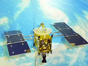 小惑星探査機はやぶさ、超合金になって帰還：おかえりなさい - ITmedia