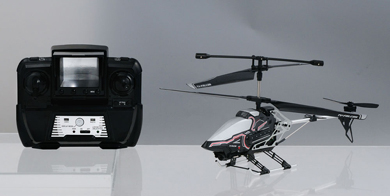 撮影映像をコントローラーで、カメラ搭載のRCへリ「TV-FALCON