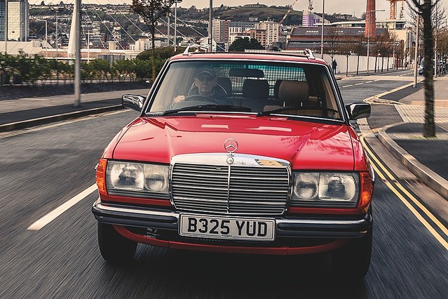 W123型 230 TE】メルセデス・ベンツ初のステーションワゴン 英国導入を