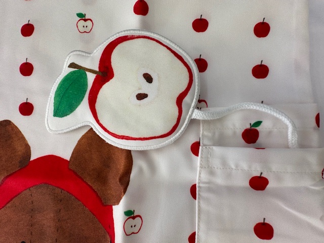 くまのがっこうアップルガールエプロンレッドエプロンレッド