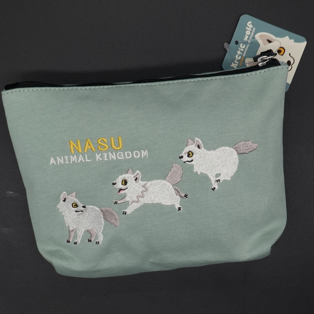サガラ刺繍ポーチ ホッキョクオオカミ 【Original】化粧ポーチ、小物