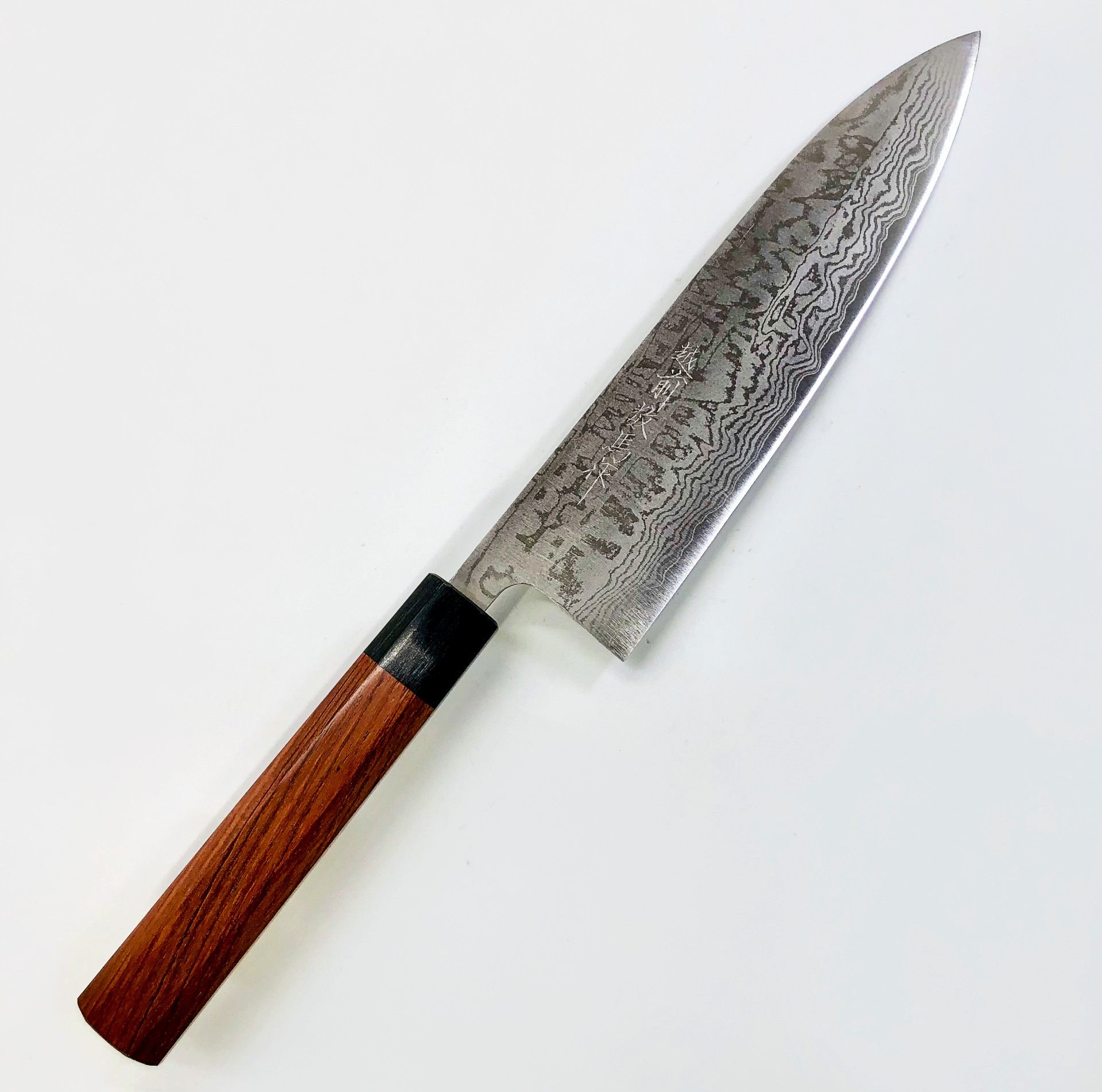 越前数馬 雪月花 V10ﾀﾞﾏｽｶｽ鋼 鍛造牛刀 210㎜ 寿檀八角柄 | 澤数馬