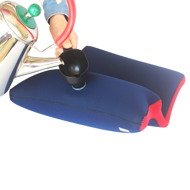 クロッツ やわらか湯たんぽ 座ぶとんタイプ（立ち上がり付