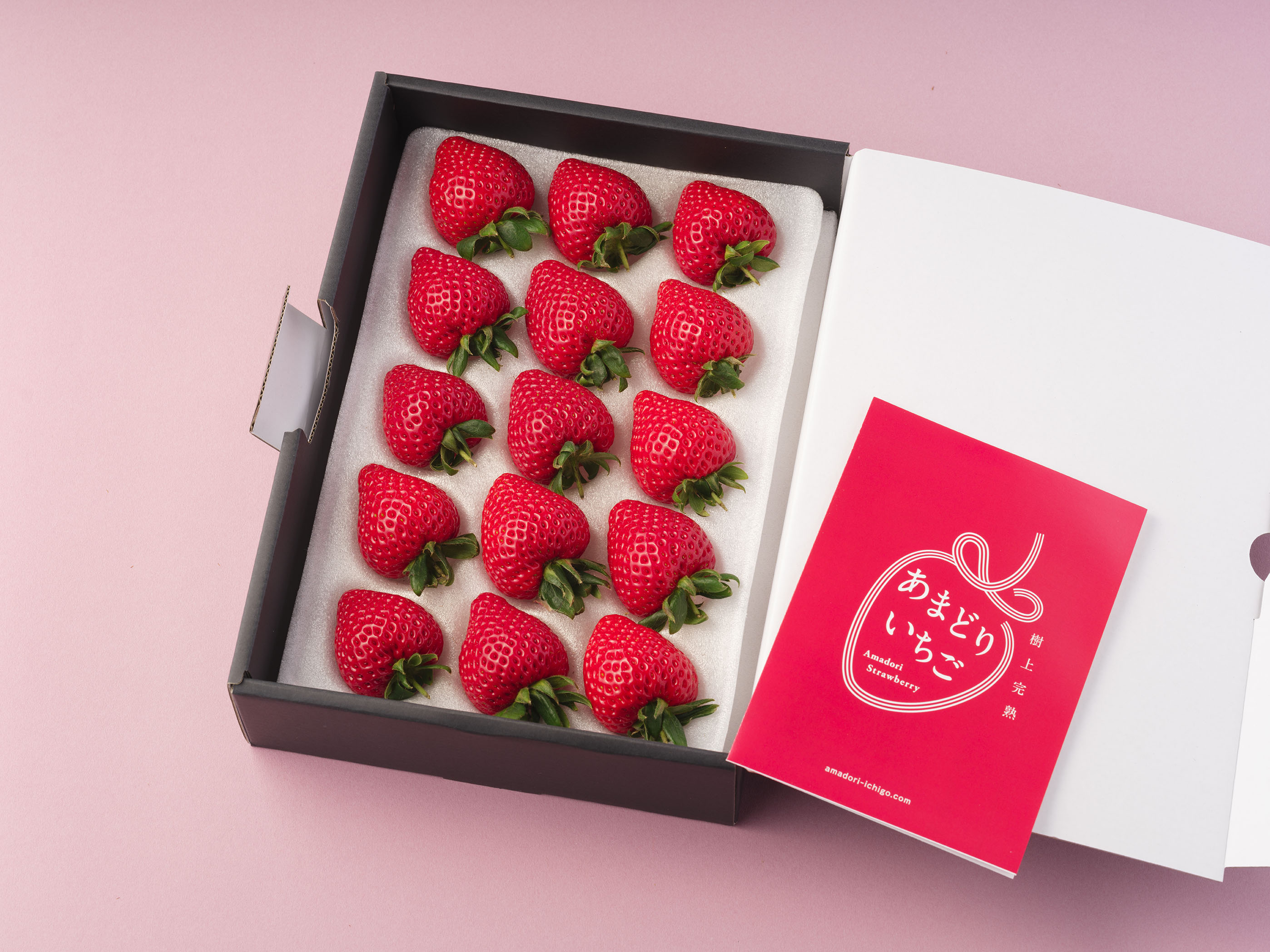埼玉県のブランドいちご“あまりん”の贈答箱 - 樹上完熟のあまどり