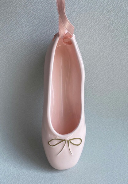 楽天市場】バレエ ギフト 陶器 で出来た トウシューズ ピンク 小物入れ