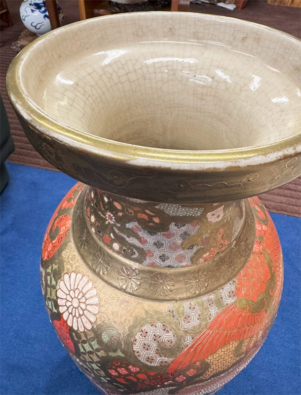 薩摩焼 金彩色絵 人物図飾り壺 【商品番号m-st006】