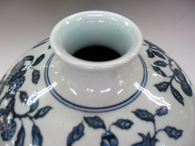 楽天市場】景徳鎮 染付花文瓶 高さ約34cm 中国 陶磁器 希少 壺 花生